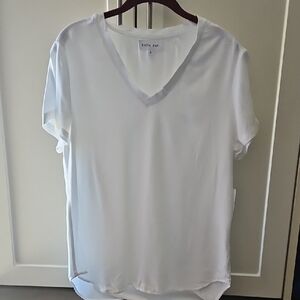 Bella Dahl Women's White V-Neck Top